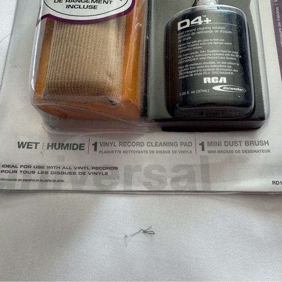 RCA Record Cleaning Kit - Picture 3 of 3